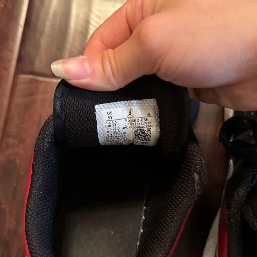 Air Jordan‎ 1 Low (GS) red and black size 5y